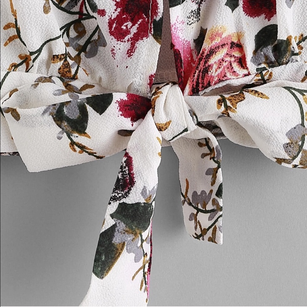 NEW White Floral Crop Top - Picture 4 of 7